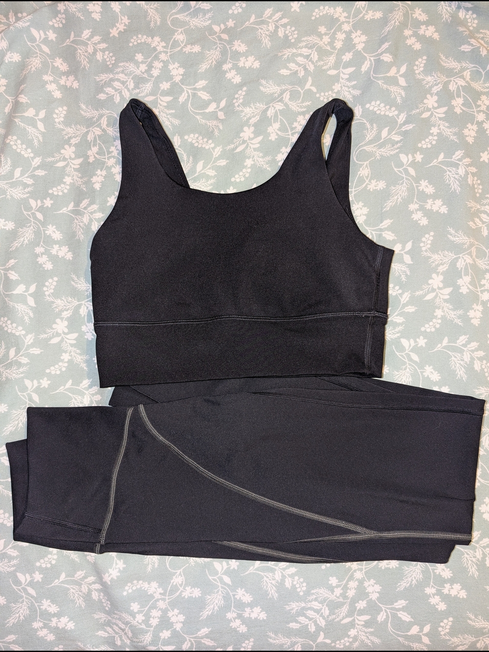Offline By Aerie Black Seamless Sports Bra and Leggings Set